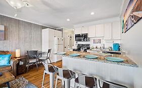 Luxury Beach Villa With Amazing Resort Amenities Biggest Pool On Hilton Head Island Hhi Beach Tennis Resort